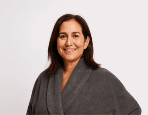 באנדל רחצה אפור – חלוק, מגבות פרימיום ושטיחון אמבט