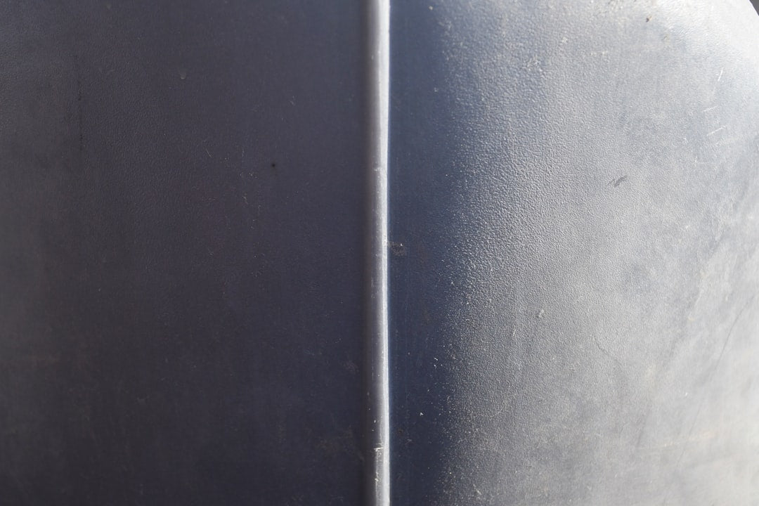 ההבדל בין סירים מנירוסטה ליציקת ברזל: מה ההבדל, מתי לבחור ואיך להפיק תוצאה מושלמת