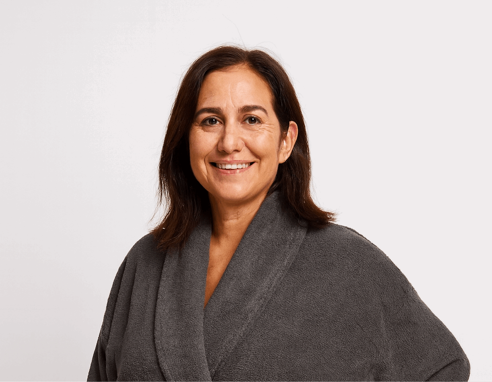 באנדל רחצה אפור – חלוק, מגבות פרימיום ושטיחון אמבט