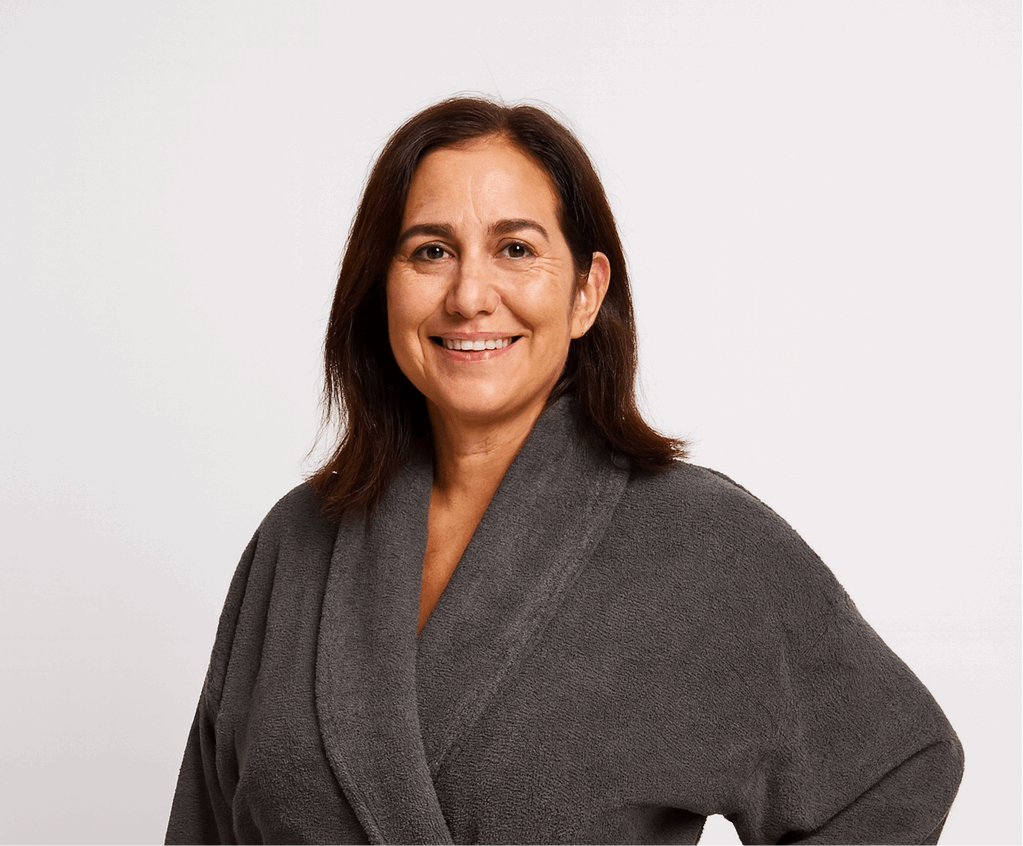 באנדל רחצה אפור – חלוק, מגבות פרימיום ושטיחון אמבט