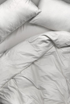 אמפוריום-סאטן-ג-קארד-100-כותנה-לבן-פסים