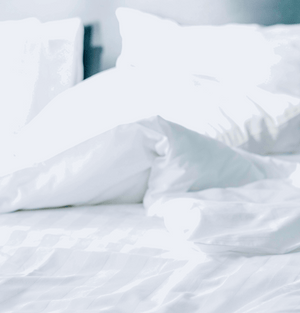 באנדל - ערכת חורף עם שמיכה וכריות פלומה